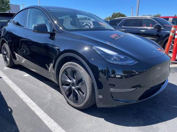TESLA MODEL Y 2025 7SAYGAEE1SF253554 image